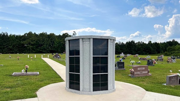 Lakeland Place Memorial Park grounds