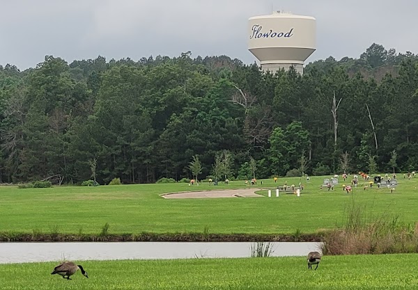 Lakeland Place Memorial Park grounds