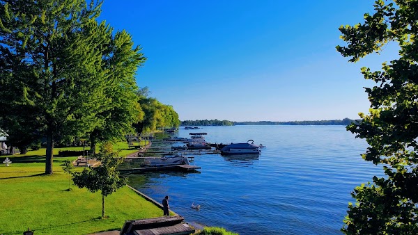 Lakeside Cemetery grounds