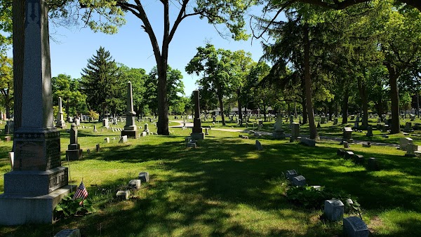 Lakeside Cemetery grounds