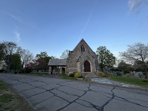 Lakeside Cemetery grounds