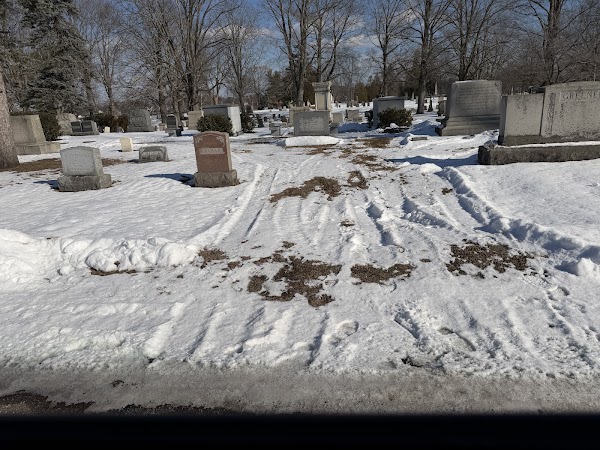 Lakeside Cemetery grounds