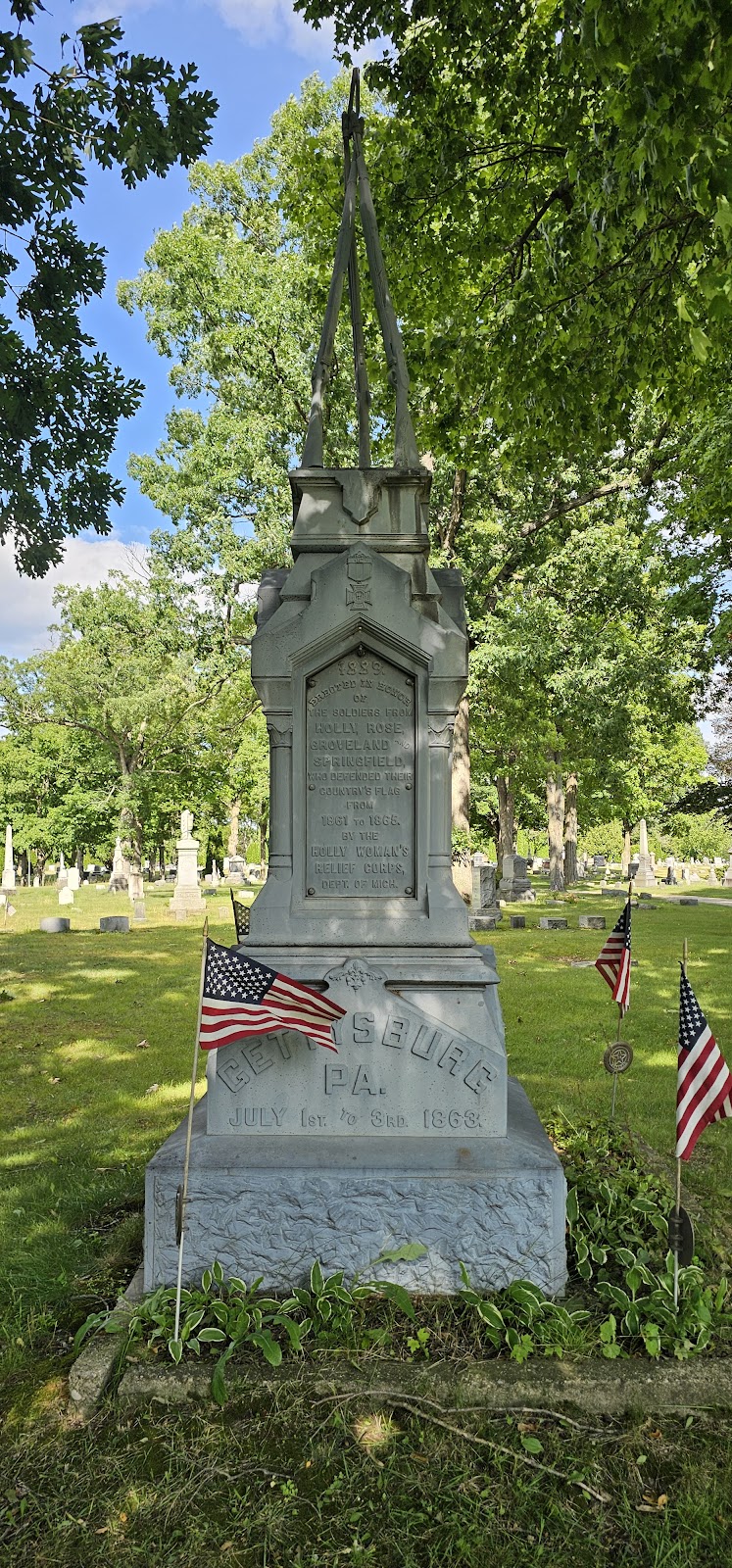 Lakeside Memorial Cemetery cemetery grounds and headstones
