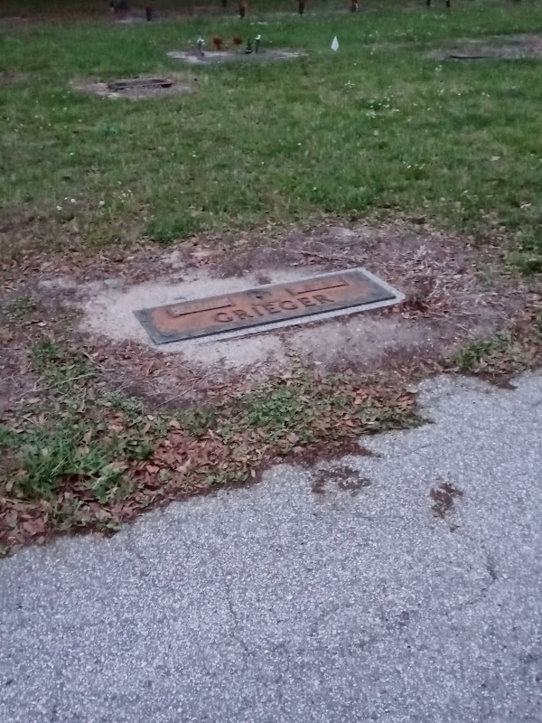 Lakeside Memorial Park grounds