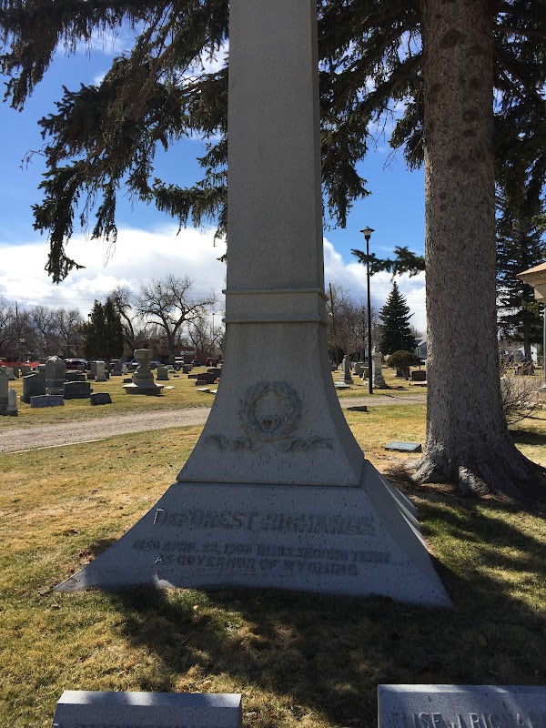Lakeview Cemetery grounds
