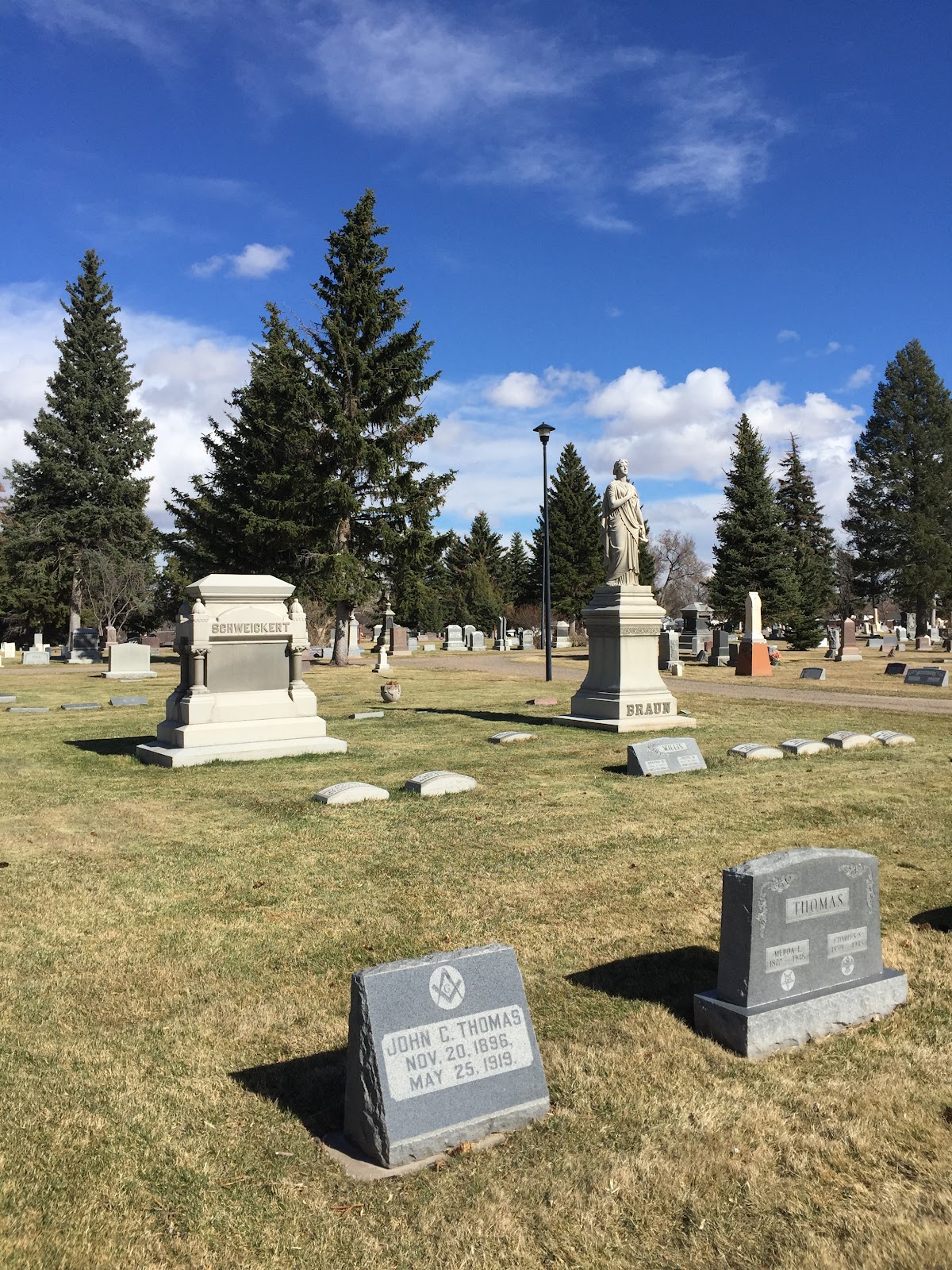 Lakeview Cemetery cemetery grounds and headstones