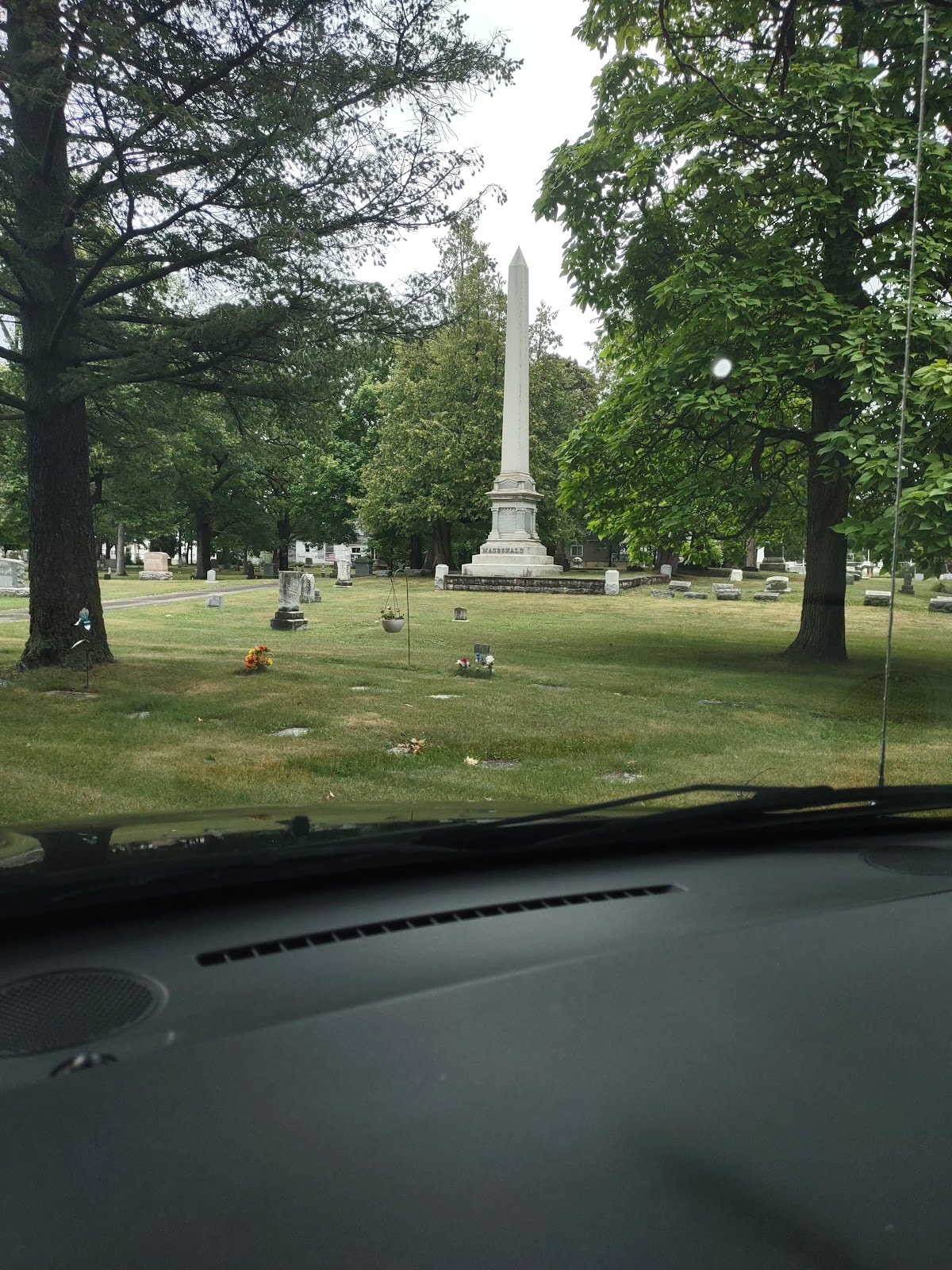 Lakeview Cemetery cemetery grounds and headstones