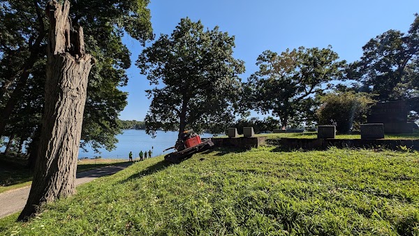 Lakeview Cemetery grounds