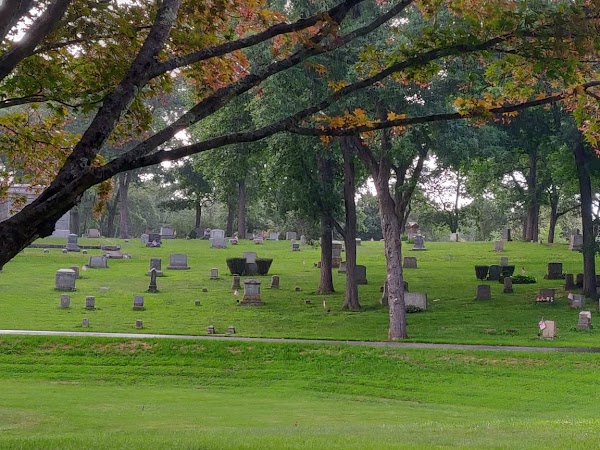 Lakeview Cemetery grounds