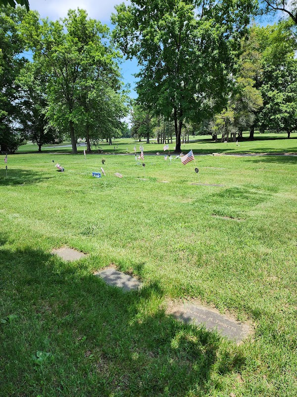 Lakeview Memorial Park grounds