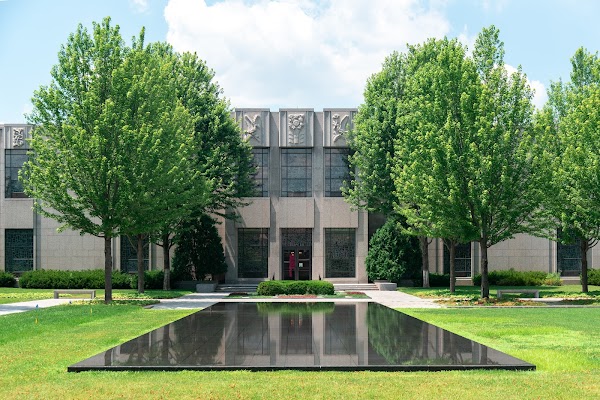 Lakewood Cemetery grounds
