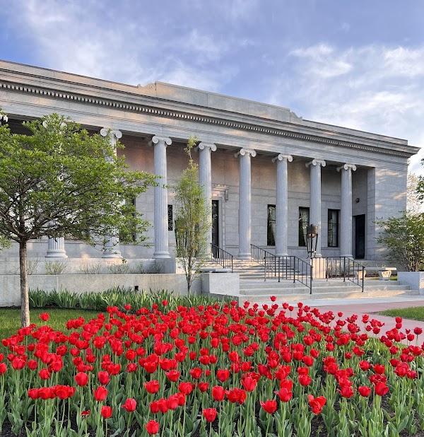 Lakewood Cemetery grounds