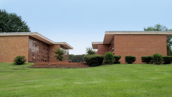 Lakewood Funeral Home & Memorial Park grounds