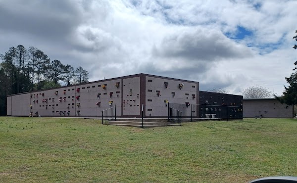 Lancaster Memorial Park Inc grounds
