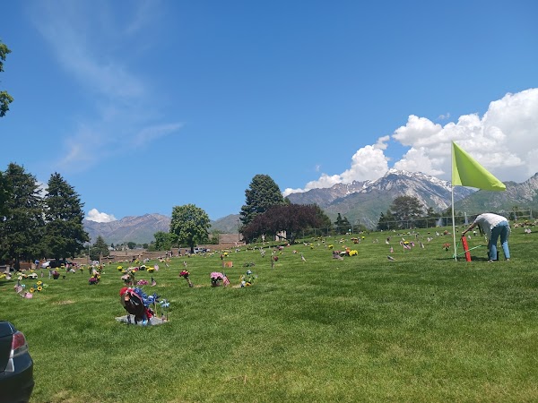 Larkin Sunset Gardens grounds