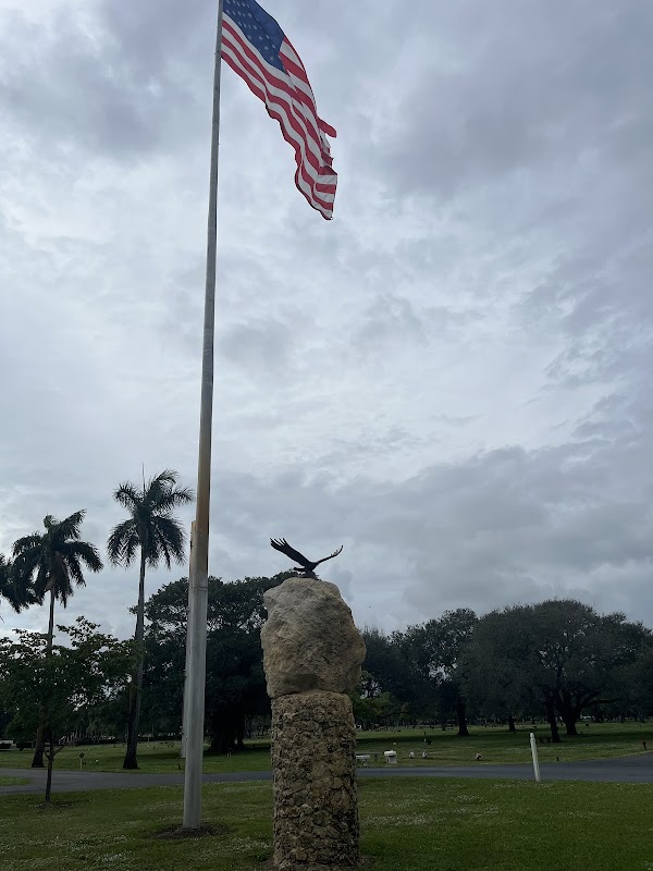 Lauderdale Memorial Park grounds