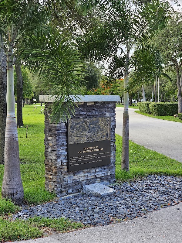 Lauderdale Memorial Park grounds