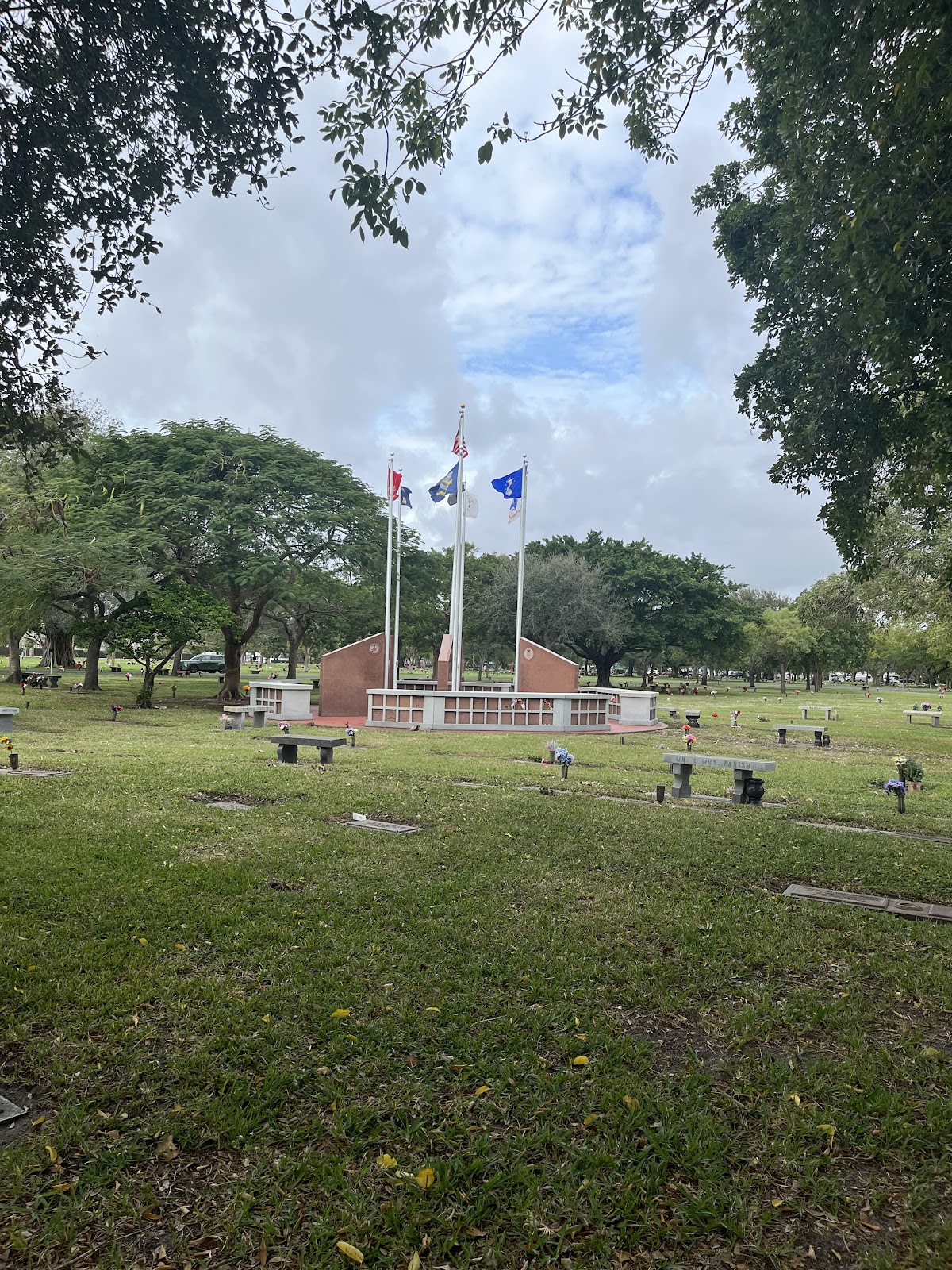 Lauderdale Memorial Park