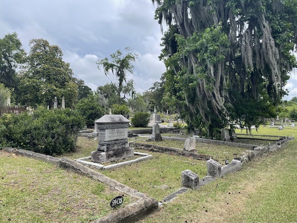 Laurel Grove North Cemetery grounds