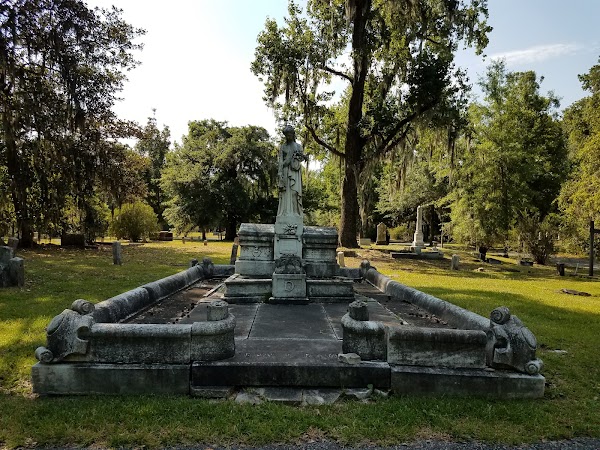 Laurel Grove South Cemetery grounds