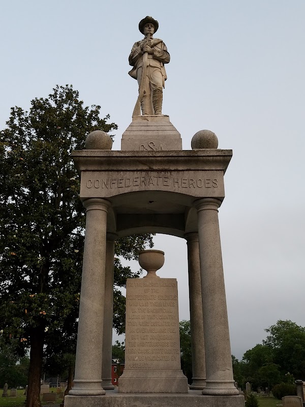 Laurelwood Cemetery grounds