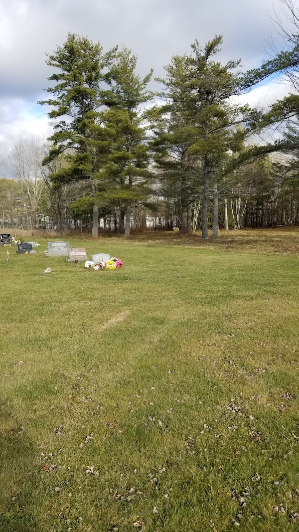 Lawndale Cemetery grounds