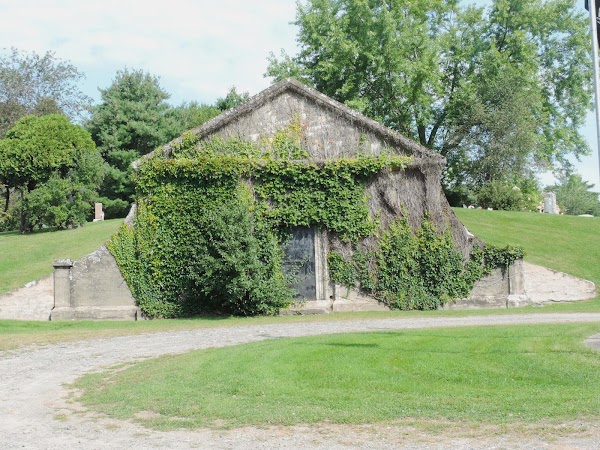 Lawndale Cemetery grounds