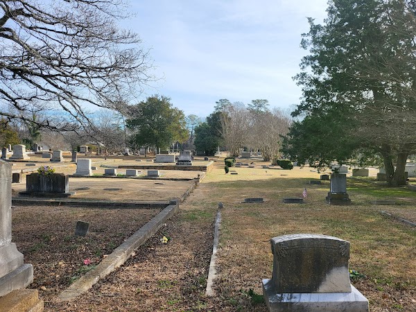 Lawnwood Memorial Park grounds