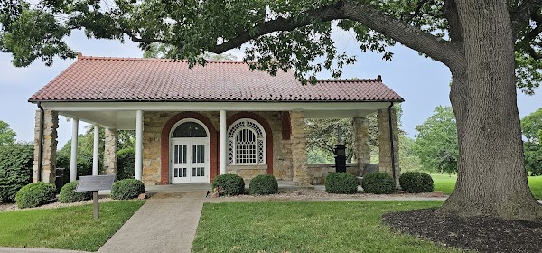 Leavenworth National Cemetery grounds
