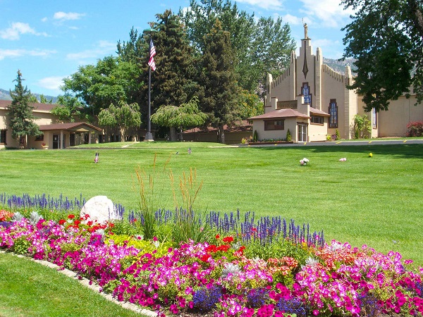 Leavitt's Mortuary & Aultorest Memorial Park grounds