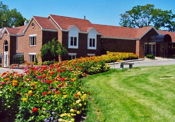 Leavitt's Mortuary & Aultorest Memorial Park cemetery grounds and headstones