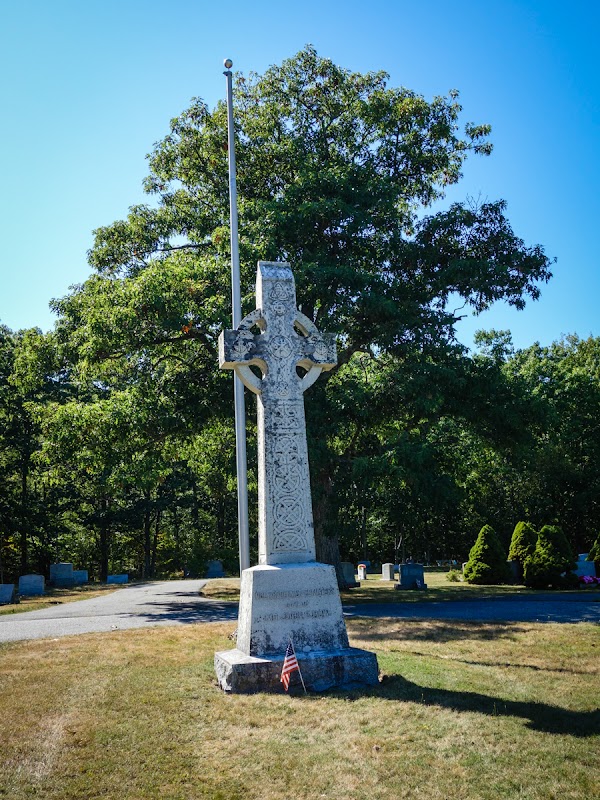 Ledgelawn Cemetery grounds
