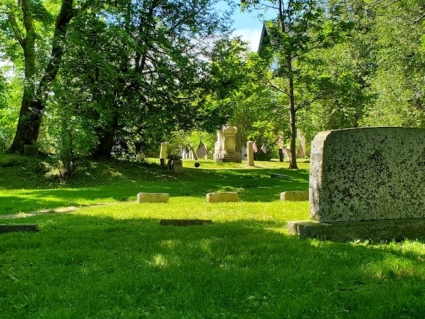 Ledgelawn Cemetery grounds