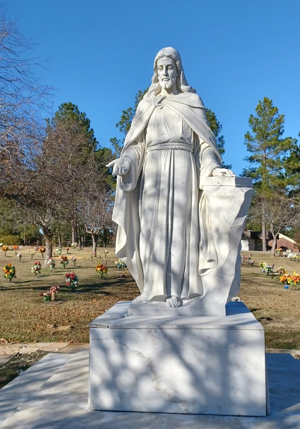 Lee Memorial Park & Funeral Home grounds