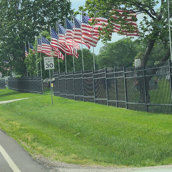 Lee's Summit Historical Cemetery grounds