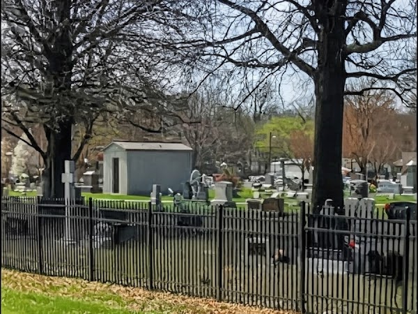 Lee's Summit Historical Cemetery grounds