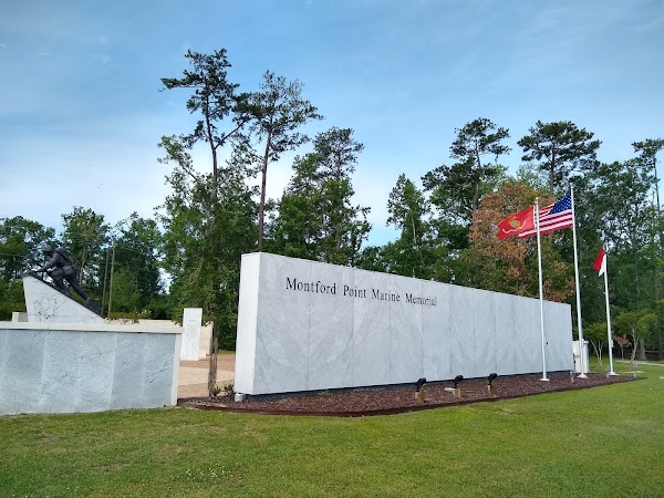 Lejeune Memorial Gardens grounds
