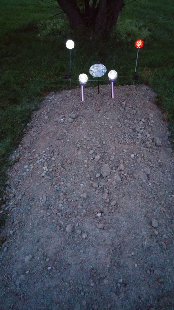 Leo Memorial Park grounds