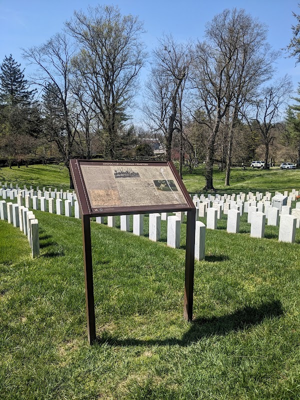 Lexington National Cemetery grounds