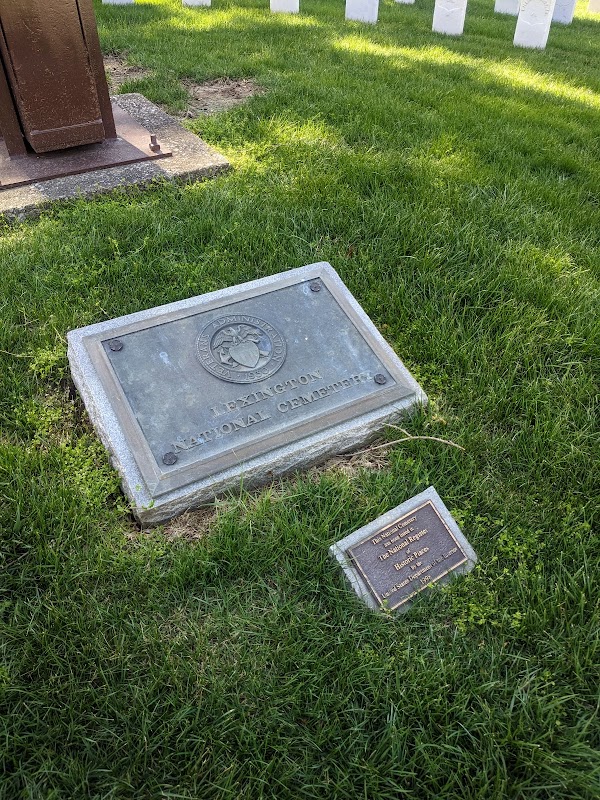 Lexington National Cemetery grounds
