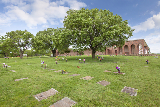 Lincoln Memorial Cemetery grounds