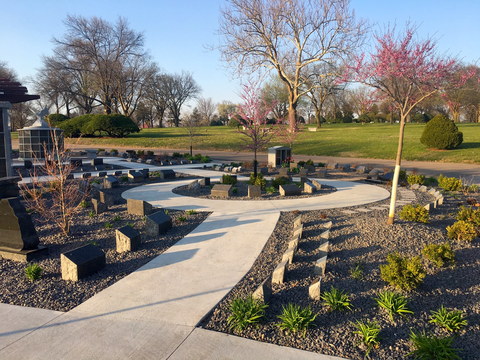 Lincoln Memorial Cemetery cemetery grounds and headstones