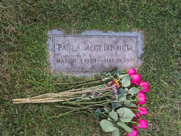 Lincoln Memorial Cemetery grounds