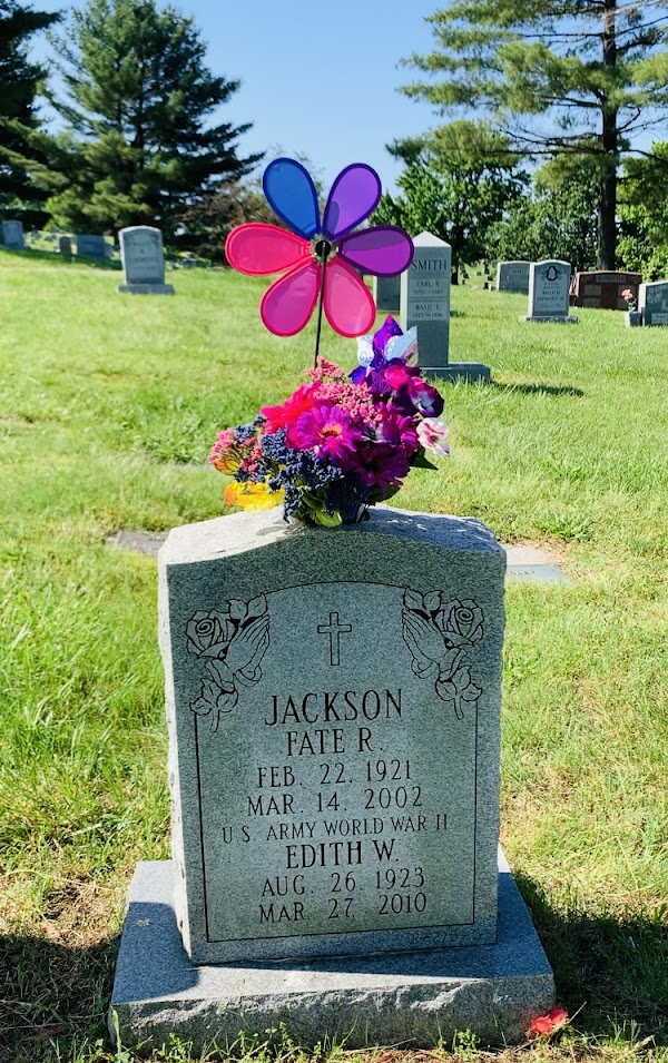 Lincoln Memorial Cemetery grounds