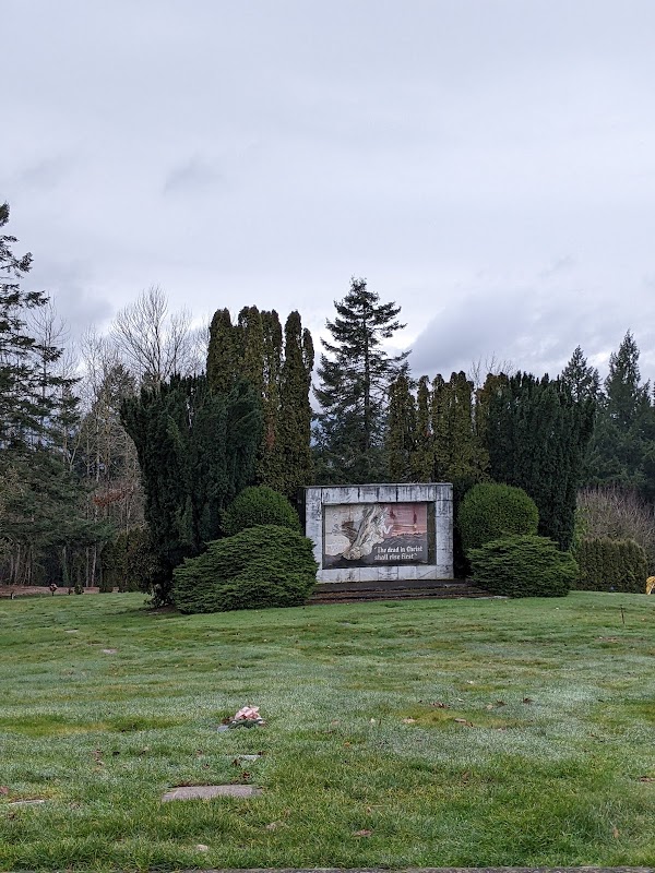 Lincoln Memorial Park Mausoleum grounds