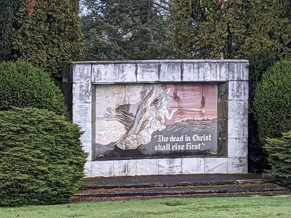 Lincoln Memorial Park Mausoleum grounds