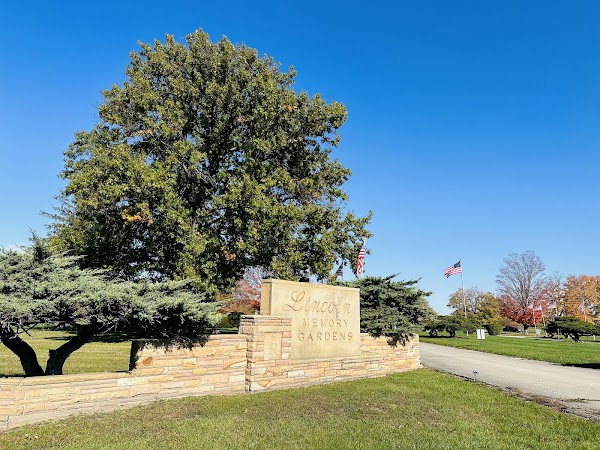 Lincoln Memory Gardens Cemetery grounds