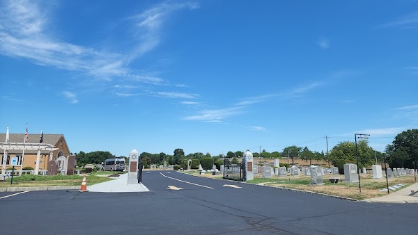 Lincoln Park Cemetery grounds