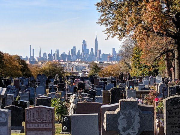 Linden Hill United Methodist Cemetery grounds