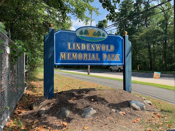 Lindenwold Memorial Park grounds